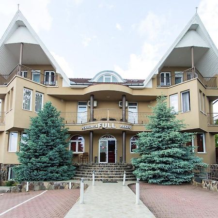 Pensiunea Full Târgu-Mureş Екстериор снимка