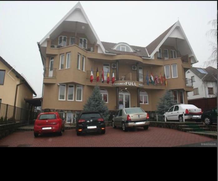 Pensiunea Full Târgu-Mureş Екстериор снимка